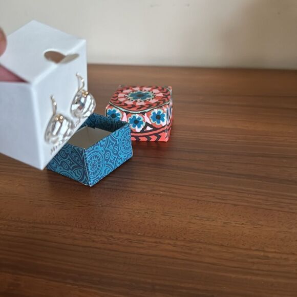 Mythologie clear faceted broad teardrop faux crystal pierced earrings New w/ tag - Picture 6 of 7